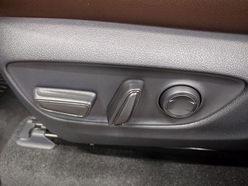 Used 2025 Toyota Land Cruiser image 23