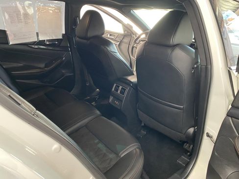 Used 2019 Nissan Maxima SR w/ Premium Package FWD image 12