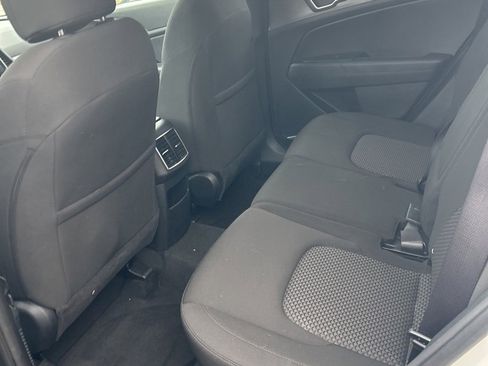 Used 2024 Kia Sportage LX image 8