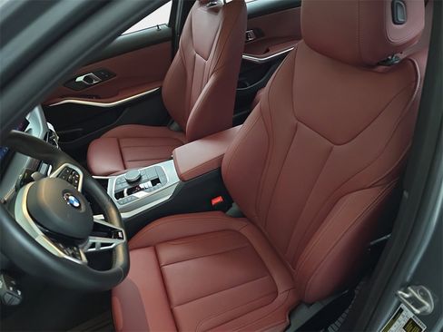 Used 2025 BMW 330i xDrive Sedan w/ M Sport Package image 17