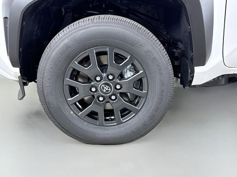 New 2026 Toyota 4Runner SR5 AWD/4WD image 33