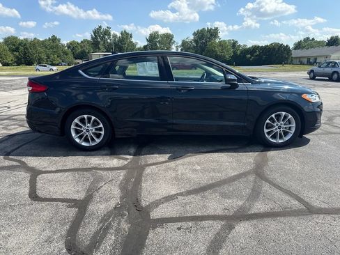 Used 2020 Ford Fusion SE FWD image 8