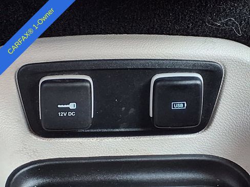 Used 2017 Chrysler Pacifica Premium FWD image 28