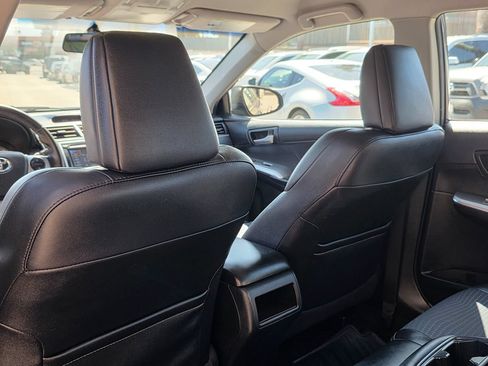 Used 2014 Toyota Camry SE FWD image 24