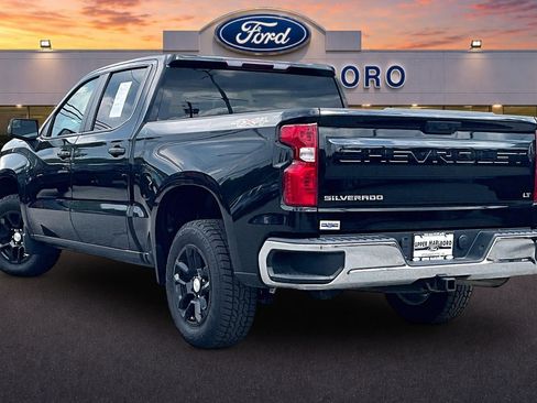 Used 2022 Chevrolet Silverado 1500 LT AWD/4WD image 2