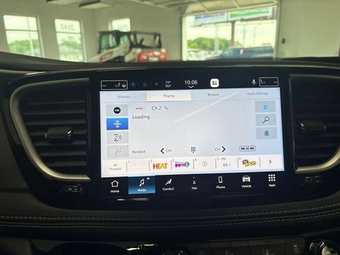 New 2027 Chrysler Pacifica Limited AWD/4WD image 44