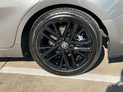 Used 2025 Toyota Camry SE image 8