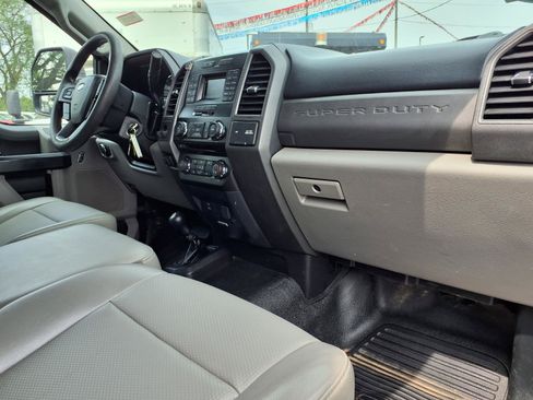 Used 2018 Ford F550 4x4 Regular Cab Super Duty image 6