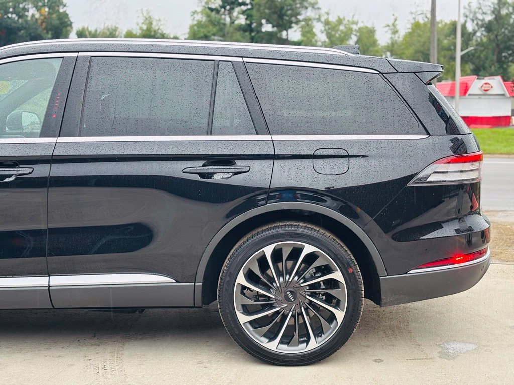 Used 2026 Lincoln Aviator Reserve AWD/4WD image 14