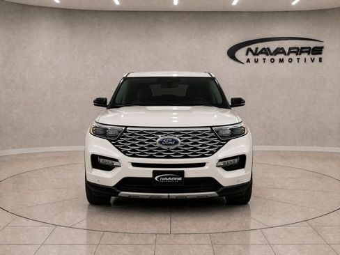 Used 2022 Ford Explorer Platinum w/ Technology Package AWD/4WD image 2