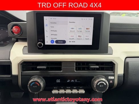 Certified 2024 Toyota Tacoma TRD Off-Road AWD/4WD image 22