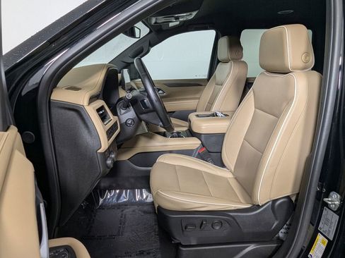 Used 2024 Chevrolet Tahoe Premier AWD/4WD image 12