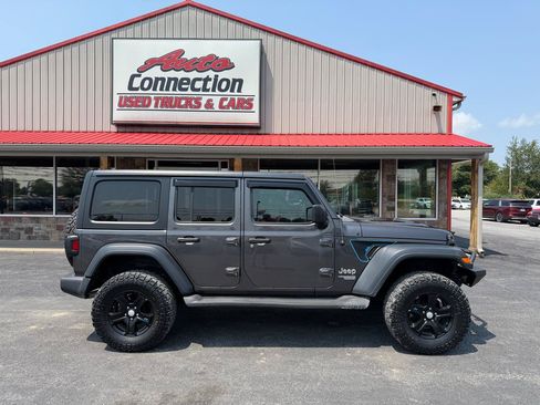 Used 2018 Jeep Wrangler Unlimited Sport S AWD/4WD image 3