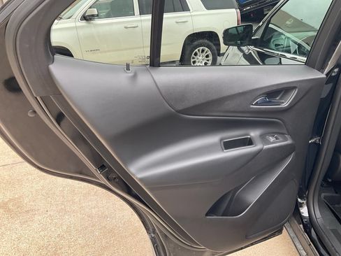Used 2019 Chevrolet Equinox LT FWD image 19