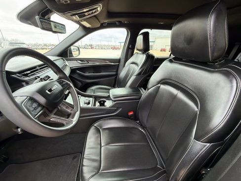 Used 2024 Jeep Grand Cherokee L Limited w/ Luxury Tech Group II AWD/4WD image 25