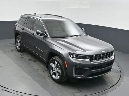 New 2026 Jeep Grand Cherokee Limited w/ Trailer Tow Package RWD image 37