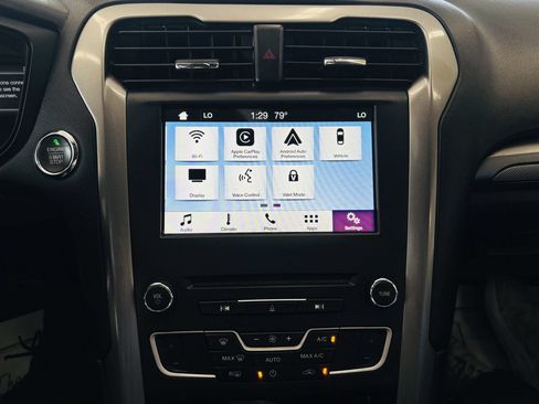 Used 2018 Ford Fusion SE w/ Fusion SE Technology Package FWD image 48