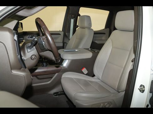 Used 2022 GMC Sierra 1500 SLT w/ SLT Convenience Package image 28