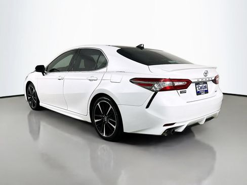 Used 2019 Toyota Camry XSE w/ Navigation Package FWD image 5