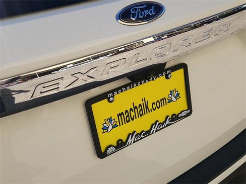 Used 2021 Ford Explorer XLT w/ Equipment Group 202A image 32