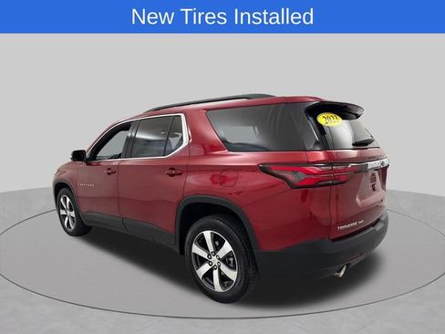 Used 2023 Chevrolet Traverse LT w/ LT Premium Package AWD/4WD image 2