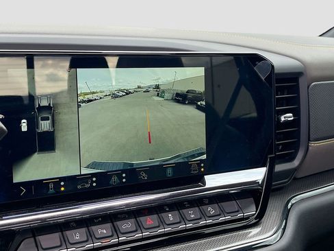 Used 2024 Chevrolet Silverado 2500 ZR2 w/ Technology Package AWD/4WD image 14