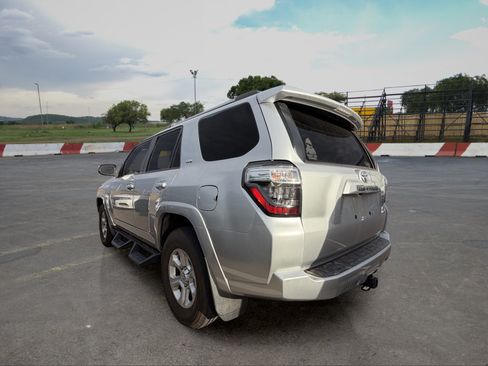 Used 2022 Toyota 4Runner SR5 RWD image 4
