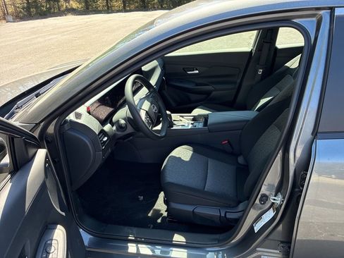 New 2026 Nissan Sentra SV w/ Floor Mat Package FWD image 15