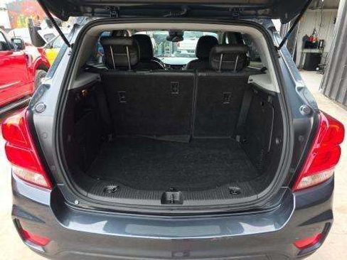 Used 2022 Chevrolet Trax LT w/ LT Convenience Package AWD/4WD image 7