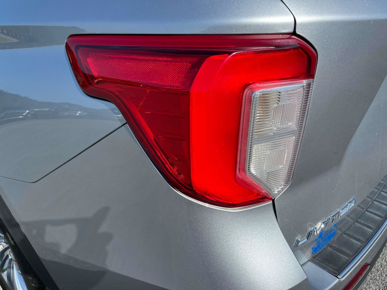 Used 2020 Ford Explorer Limited AWD/4WD image 10