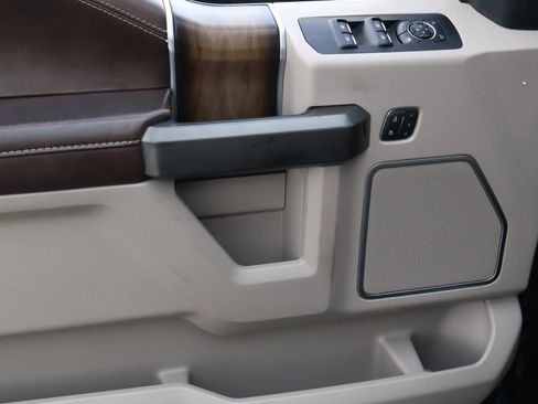 Used 2019 Ford F150 Limited w/ Trailer Tow Package image 19