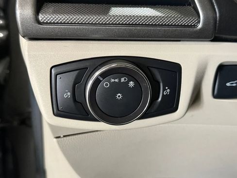 Used 2017 Ford Fusion SE w/ Fusion SE Technology Package FWD image 37