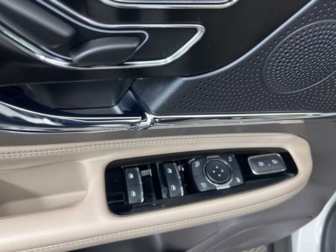 Used 2023 Lincoln Corsair AWD w/ Equipment Group 101A image 13