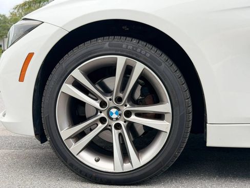Used 2018 BMW 330i xDrive Sedan AWD/4WD image 18