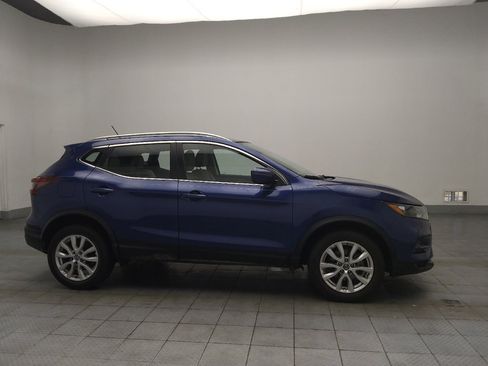 Used 2020 Nissan Rogue Sport SV FWD image 11