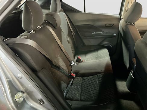 Used 2022 Nissan Kicks S image 24