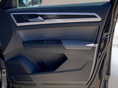 Certified 2025 Volkswagen Atlas SE AWD/4WD image 22