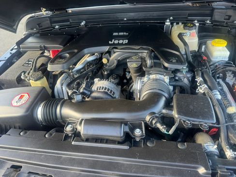 Used 2018 Jeep Wrangler Unlimited Sport S image 18