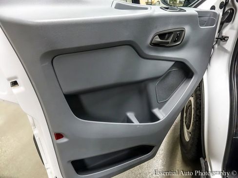 Used 2016 Ford Transit 150 XL image 19