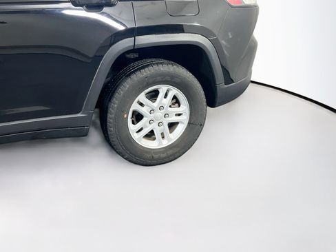 Used 2023 Jeep Grand Cherokee Laredo w/ Luxury Tech Group I AWD/4WD image 30