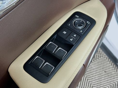 Used 2017 Lexus RX 450h AWD w/ Luxury Package image 18