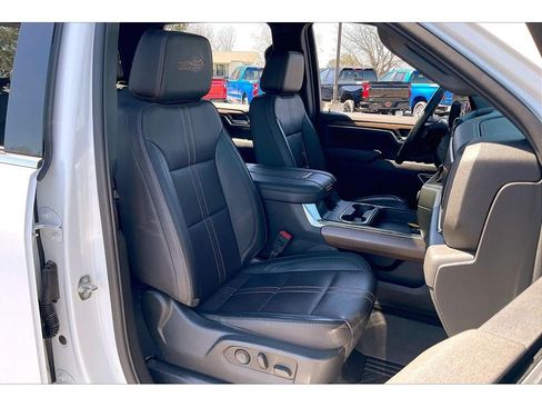 Used 2024 Chevrolet Silverado 3500 High Country w/ High Country Premium Package AWD/4WD image 8