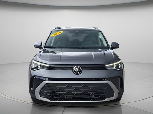 Certified 2026 Volkswagen Taos SE w/ Panoramic Sunroof Package FWD image 5