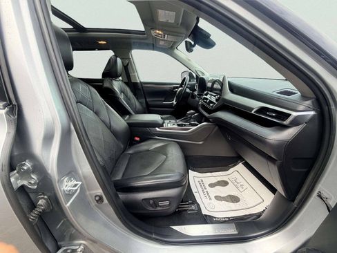 Used 2021 Toyota Highlander Platinum AWD/4WD image 38