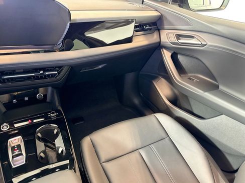 New 2027 Audi Q6 e-tron Premium image 22