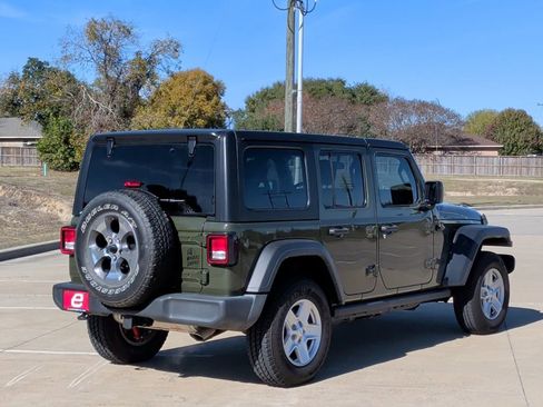Used 2022 Jeep Wrangler Unlimited Willys image 8
