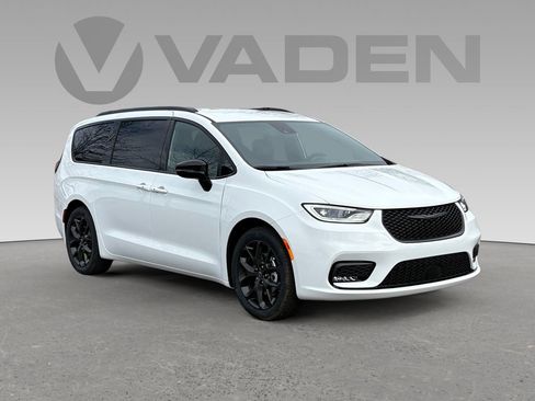 New 2026 Chrysler Pacifica Select image 1