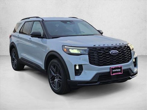 New 2026 Ford Explorer ST-Line w/ ST-Line Street Pack image 7