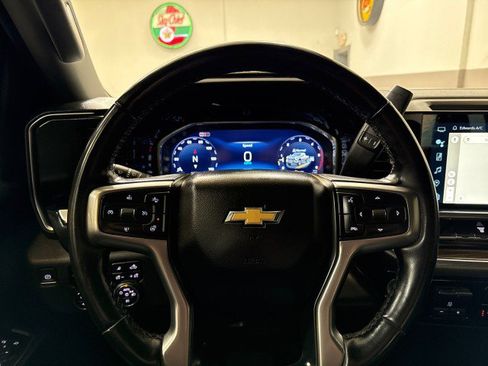 Used 2024 Chevrolet Silverado 2500 LT w/ Convenience Package image 30