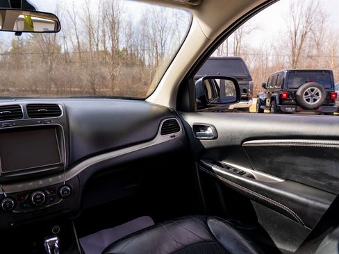 Used 2018 Dodge Journey Crossroad image 28